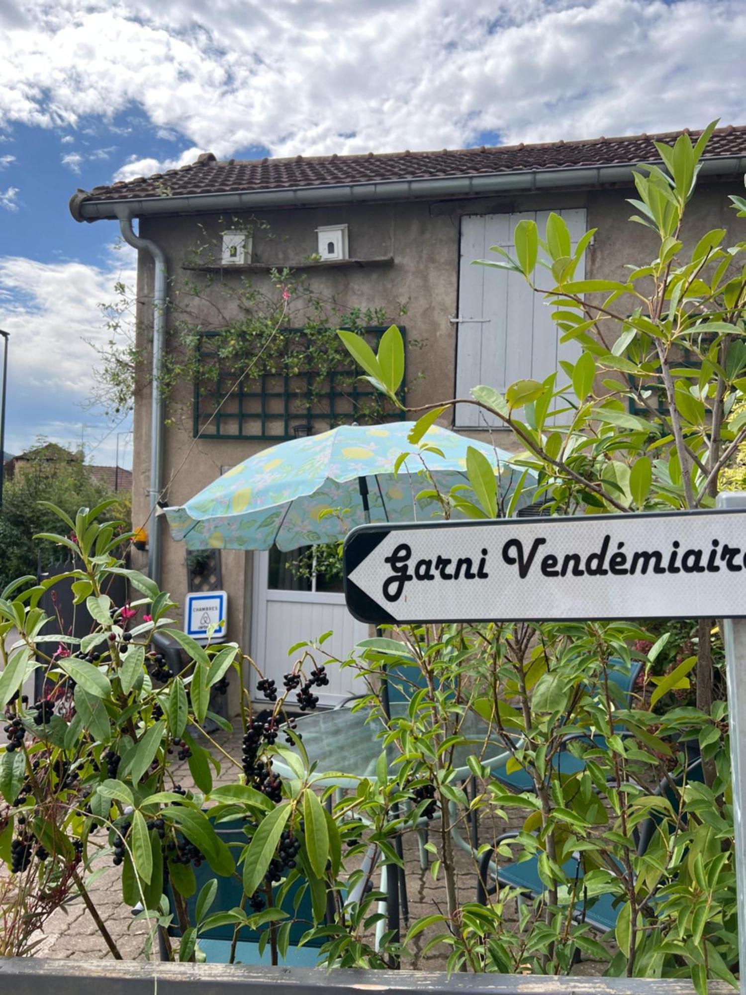 Apartamento Le Garni Vendémiaire Vesoul Exterior foto